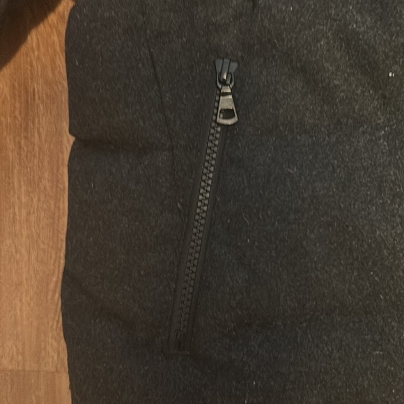 Warm UNIQLO down zip-up jacket with hood. Size L - Picture 4 of 7